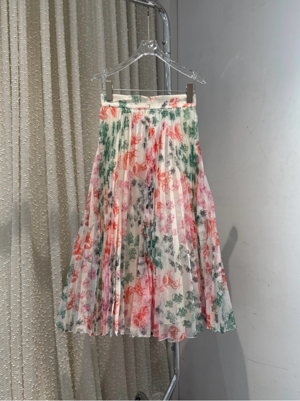 🚩steal Rochas Floral Pleated Midi Skirt in White with Pink, Green & Coral